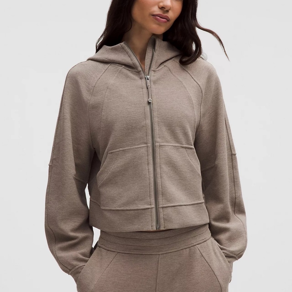 🤍 Lululemon Scuba Oversized Full-Zip Hoodie
Waffle Tan Heathered Warm Ash Grey